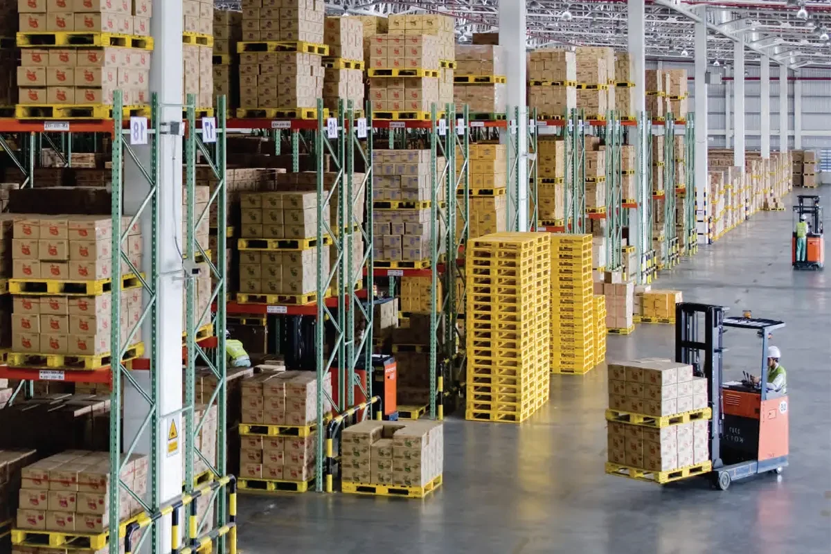 Warehouse and distribution centre for consumer goods